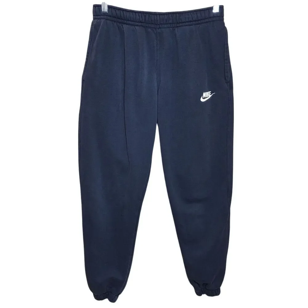 Nike Clubfleece signature black jogger sweatpants black cozy loungewear gym